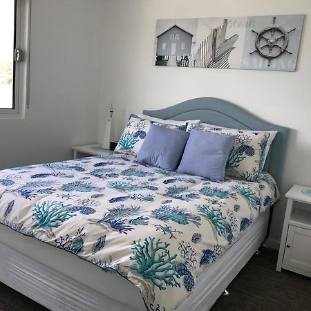 Marina View Chalets Μαντούρα Εξωτερικό φωτογραφία
