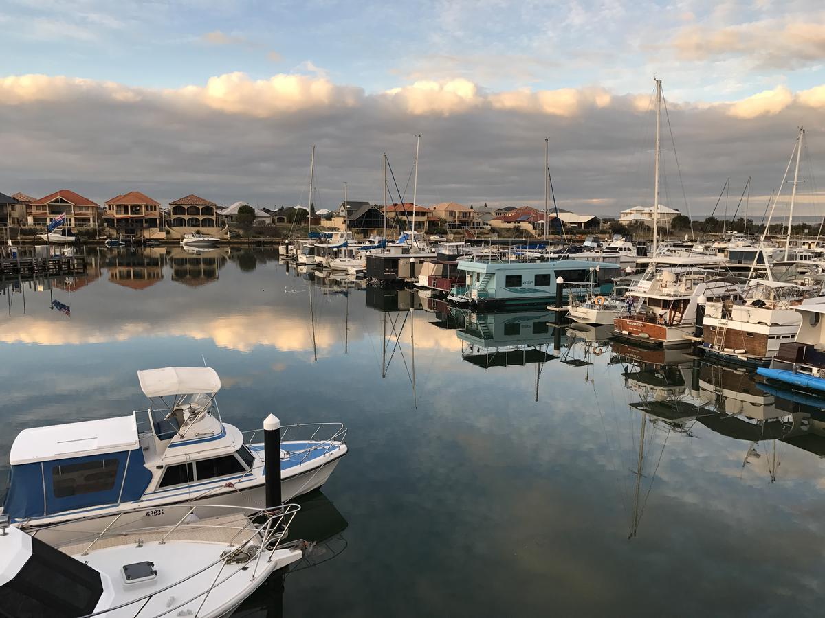 Marina View Chalets Μαντούρα Εξωτερικό φωτογραφία